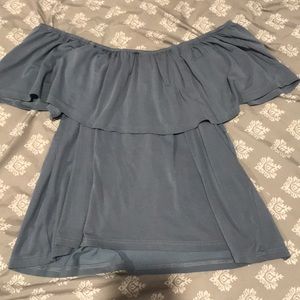 Off shoulders shirt
